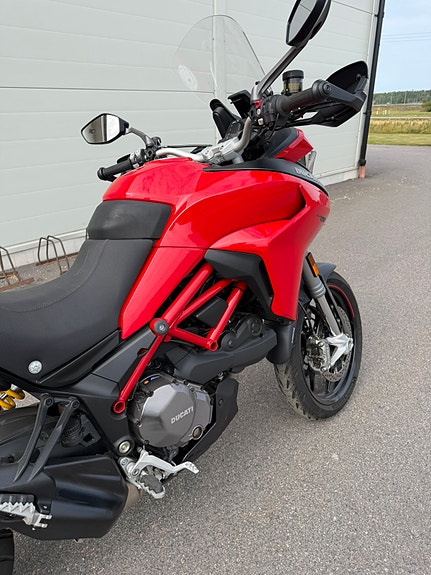 Ducati Multistrada V2 9 of 9