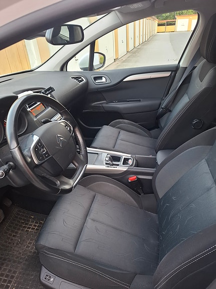 Citroen C4 7 of 10
