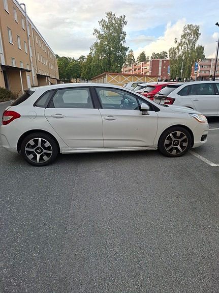 Citroen C4 2 of 10