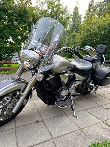 Yamaha XVS1300A Midnight Star 3 of 8