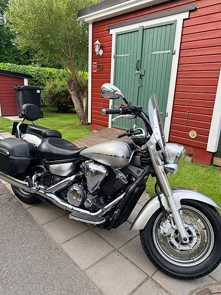 Yamaha XVS1300A Midnight Star 4 of 8