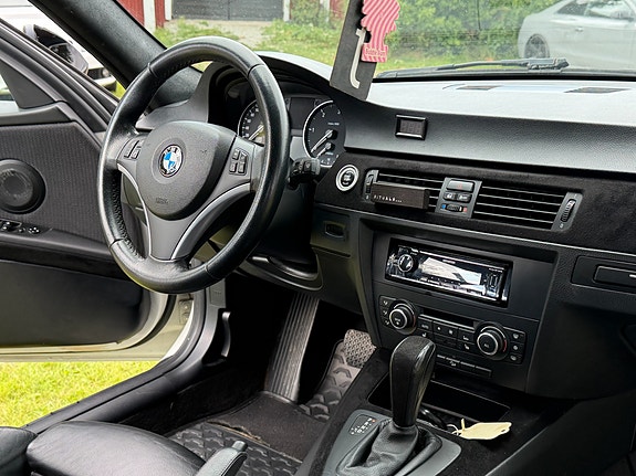 BMW 320 7 of 12