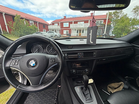 BMW 320 9 of 12