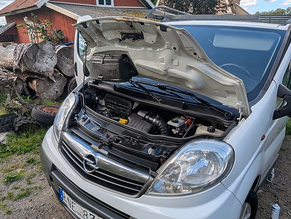Opel Vivaro 2 of 8