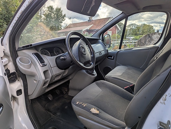 Opel Vivaro 5 of 8