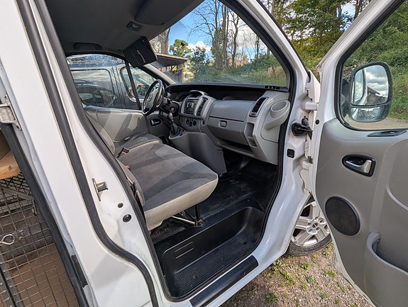 Opel Vivaro 8 of 8