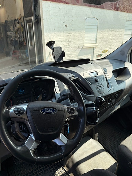 Ford Transit Custom- Campervan 4 of 14