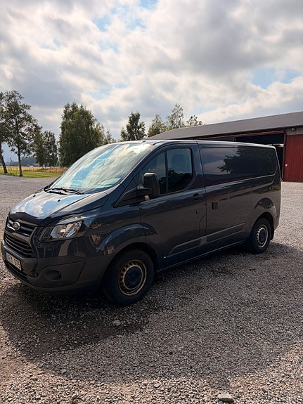 Ford Transit Custom- Campervan 2 of 14