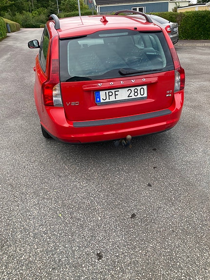 Volvo V50 4 of 5