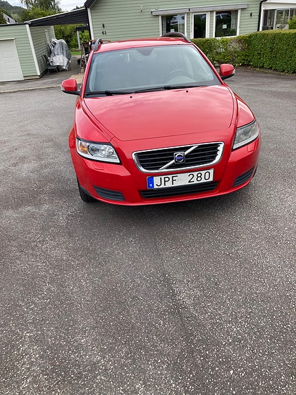 Volvo V50 3 of 5