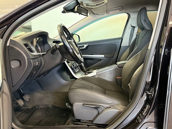 Volvo V60 10 of 14