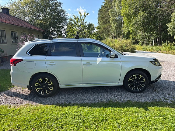 Mitsubishi Outlander 4 of 6