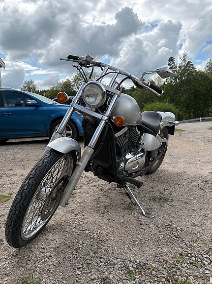 Kawasaki Vulcan 800 2 of 3