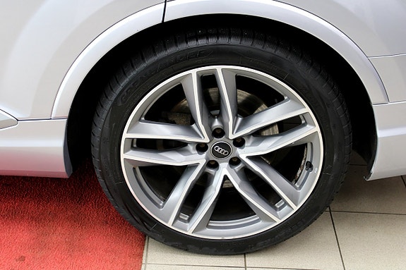 Audi Q7 25 of 26