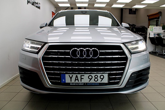 Audi Q7 3 of 26