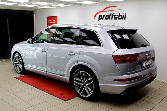 Audi Q7 11 of 26