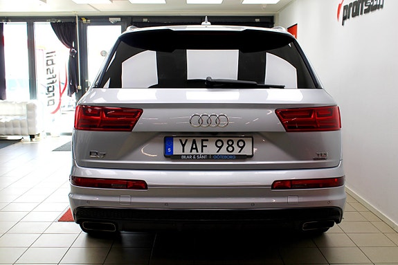 Audi Q7 12 of 26