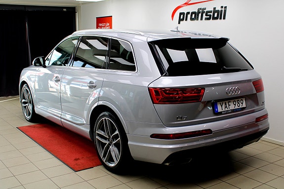 Audi Q7 14 of 26