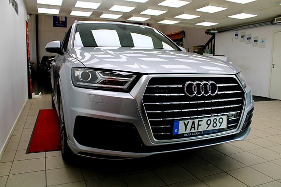 Audi Q7 4 of 26