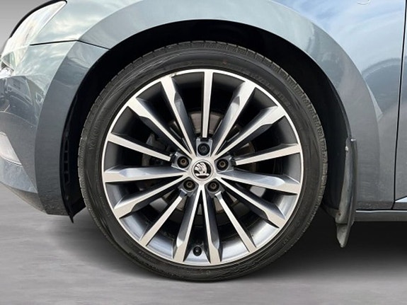 Skoda Superb 8 of 20