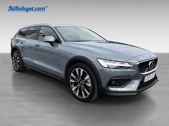 Volvo V60 Cross Country 3 of 20