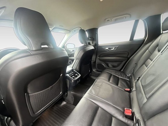 Volvo V60 Cross Country 12 of 20