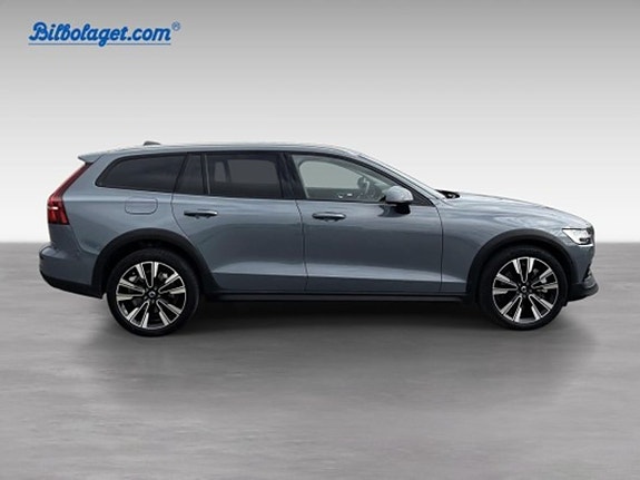Volvo V60 Cross Country 4 of 20