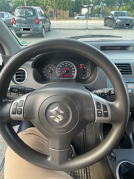 Suzuki Swift 7 of 10