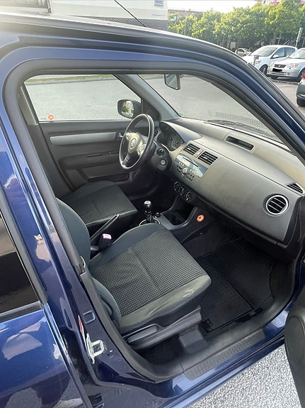 Suzuki Swift 4 of 10