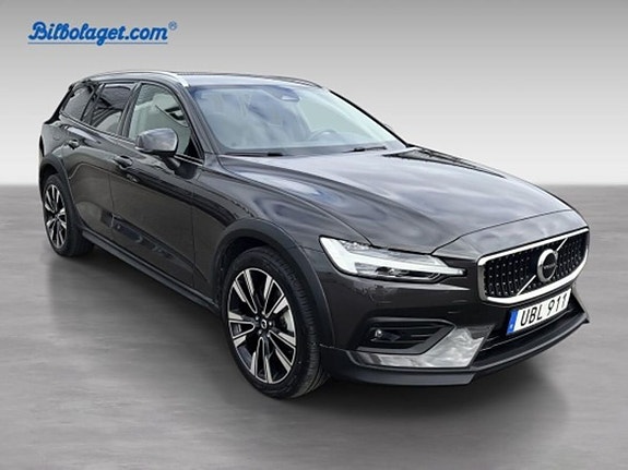 Volvo V60 Cross Country 3 of 20