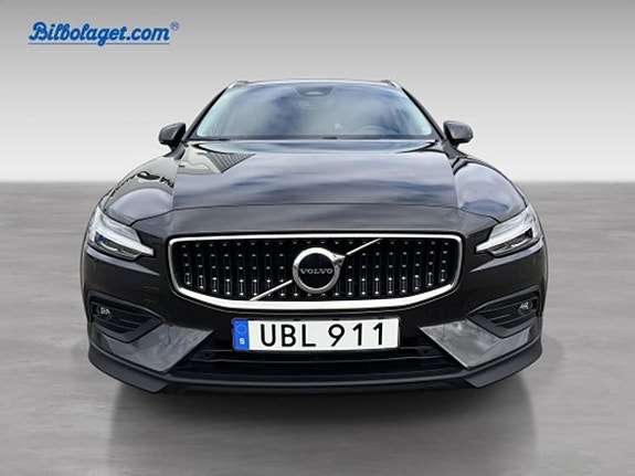 Volvo V60 Cross Country 2 of 20