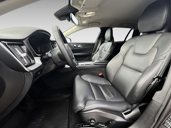 Volvo V60 Cross Country 9 of 20