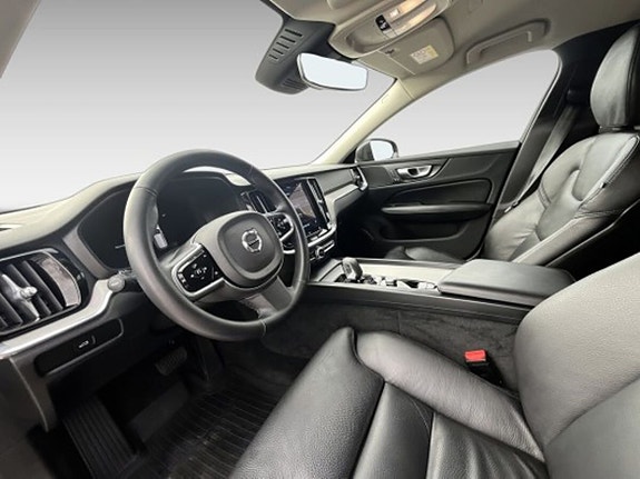 Volvo V60 Cross Country 10 of 20