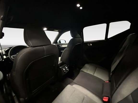 Volvo XC40 12 of 20