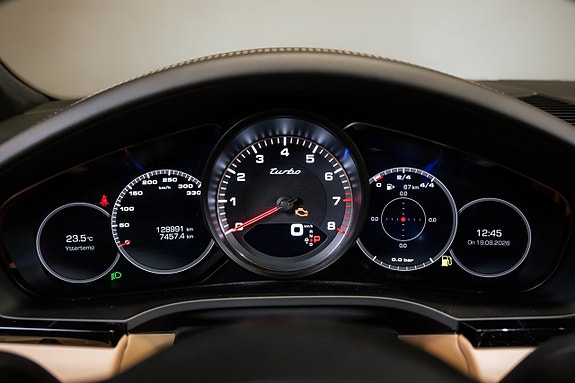 Porsche Cayenne Turbo 20 of 30