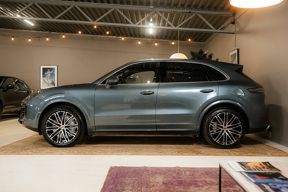 Porsche Cayenne Turbo 6 of 30