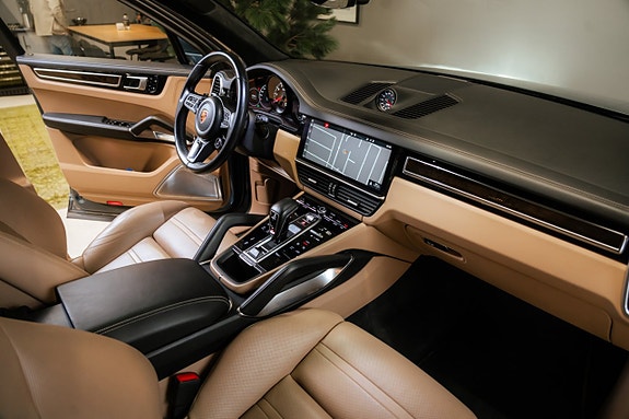 Porsche Cayenne Turbo 30 of 30