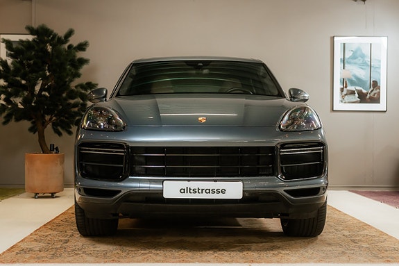 Porsche Cayenne Turbo 5 of 30