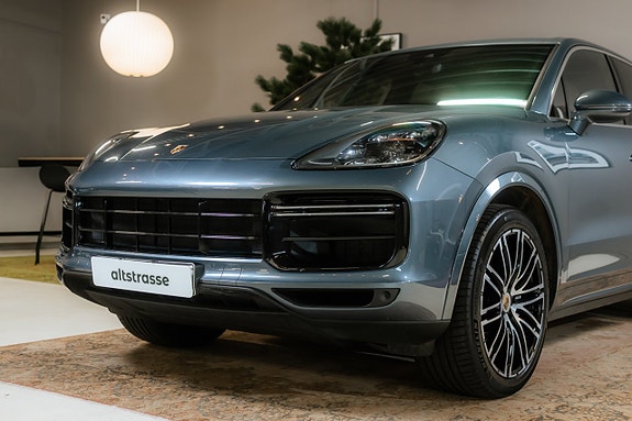 Porsche Cayenne Turbo 3 of 30