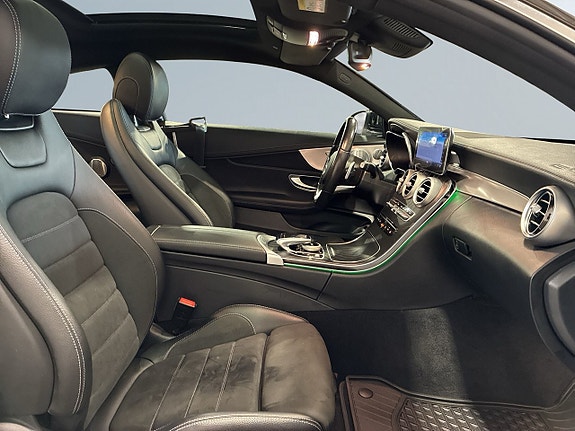 Mercedes-Benz C300 10 of 23