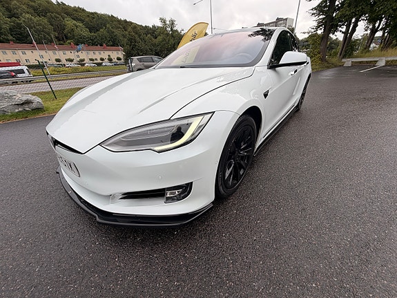 Tesla Model S 3 of 19