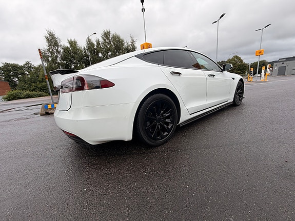 Tesla Model S 6 of 19