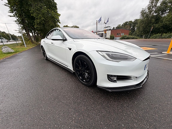 Tesla Model S 5 of 19