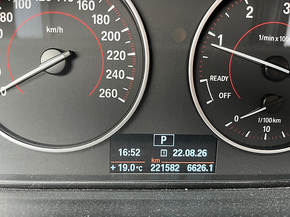 BMW 318d 8 of 11
