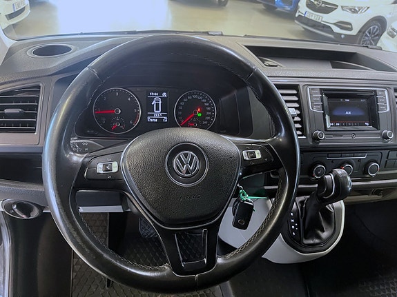 Volkswagen Transporter 8 of 15