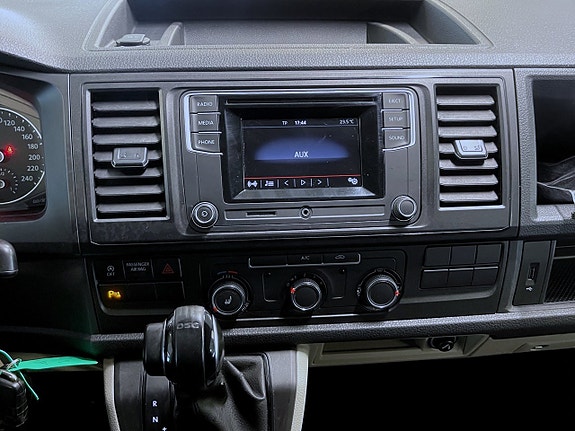 Volkswagen Transporter 10 of 15