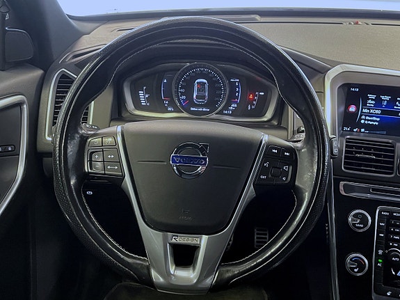 Volvo XC60 10 of 17