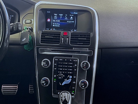 Volvo XC60 11 of 17