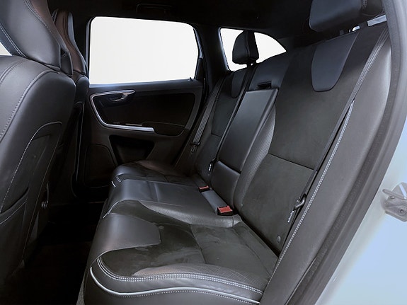 Volvo XC60 15 of 17