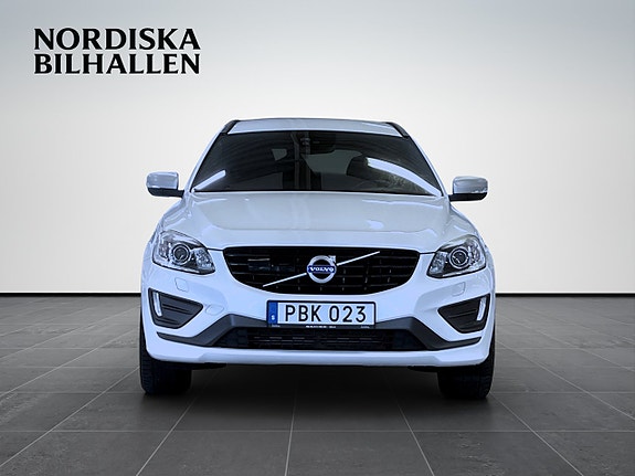 Volvo XC60 2 of 17